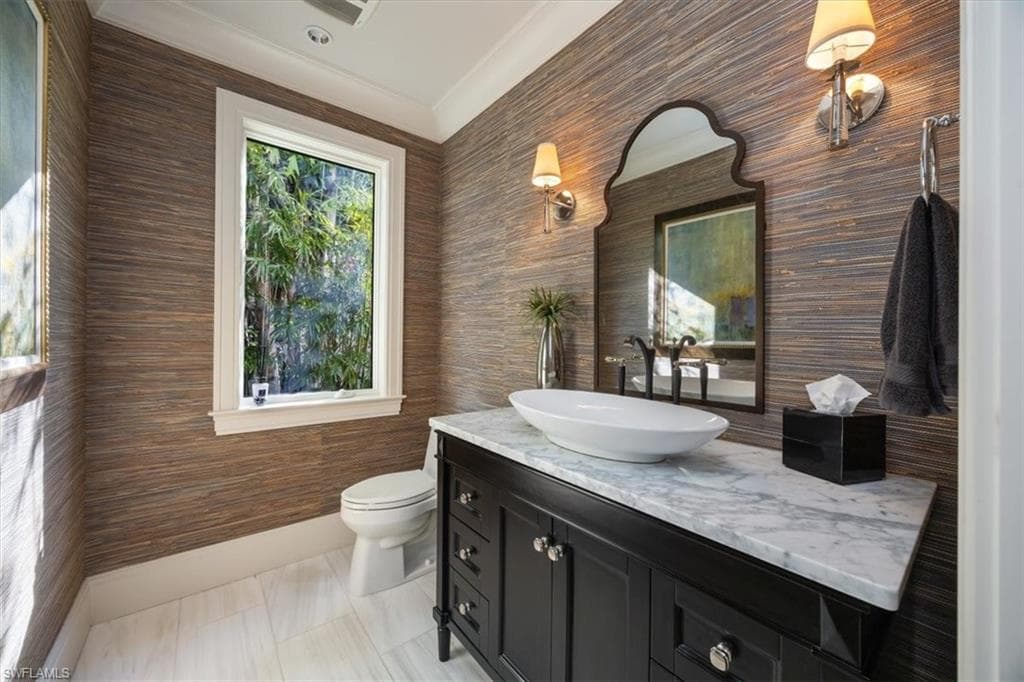565 Fairway Ter, Naples, FL 34103-35