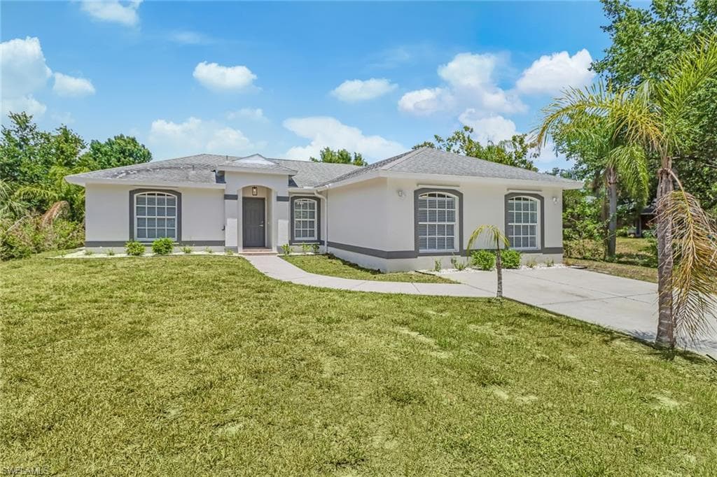 2921 2nd Ave SE, Naples, FL 34117-2