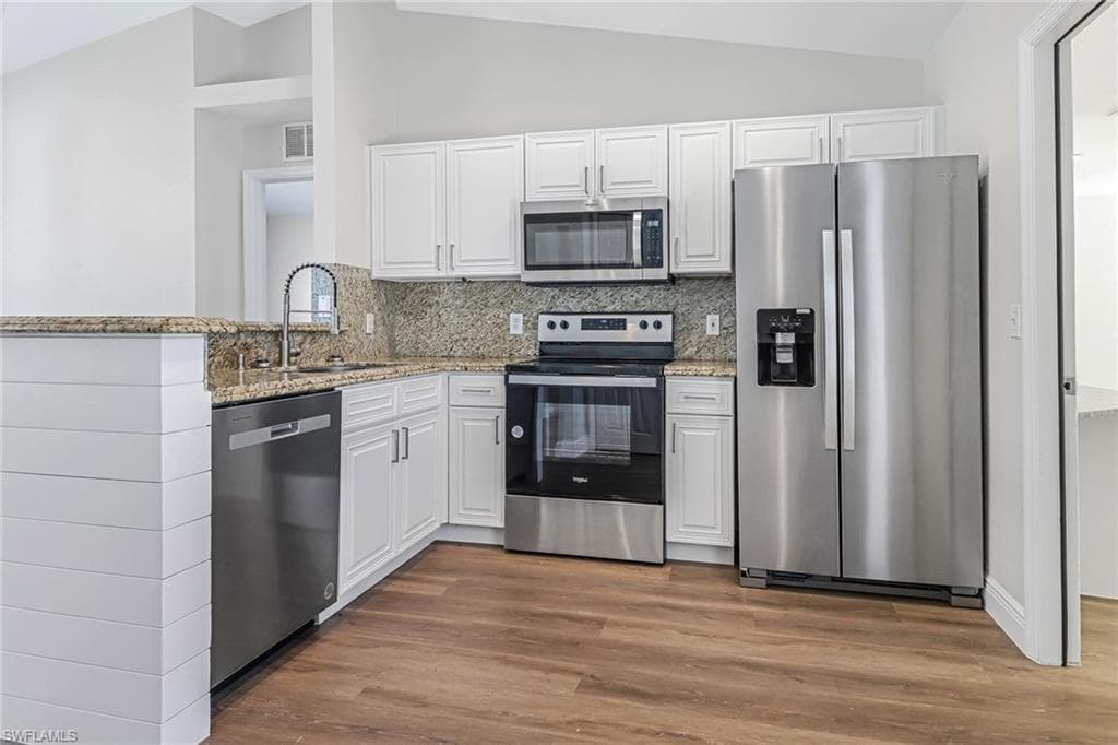 2921 2nd Ave SE, Naples, FL 34117-5