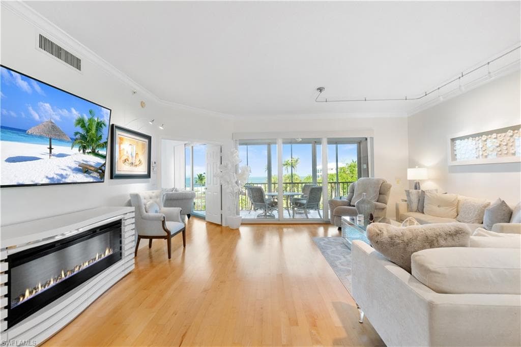 260 Barefoot Beach Blvd 203, Bonita Springs, FL 34134-5
