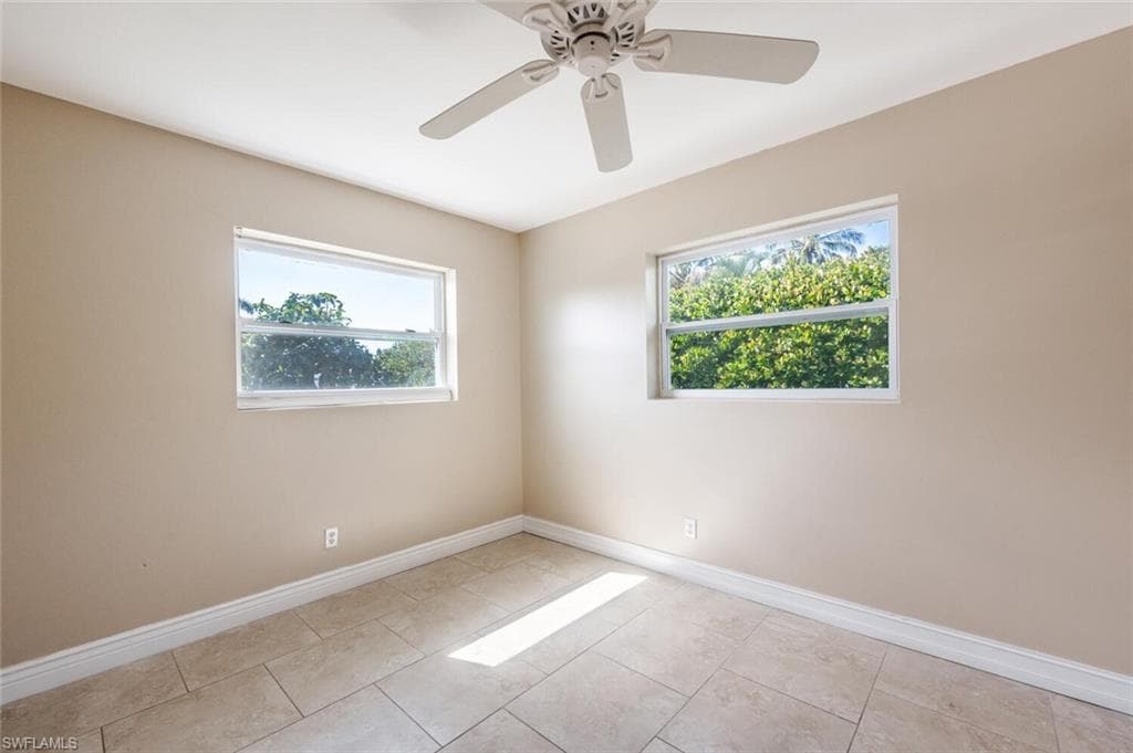 711 108th Ave N, Naples, FL 34108-9