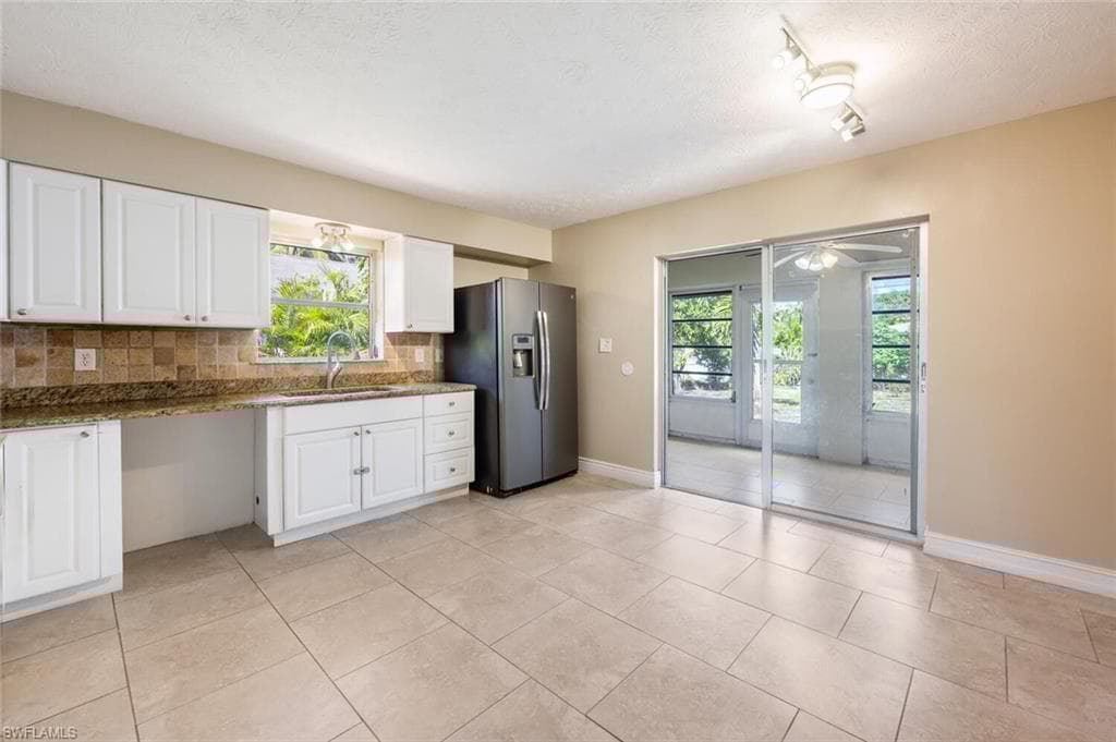 711 108th Ave N, Naples, FL 34108-11