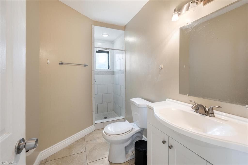 711 108th Ave N, Naples, FL 34108-19