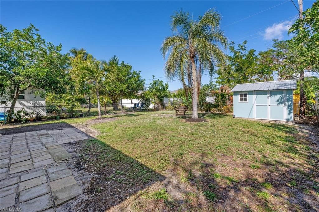 711 108th Ave N, Naples, FL 34108-25