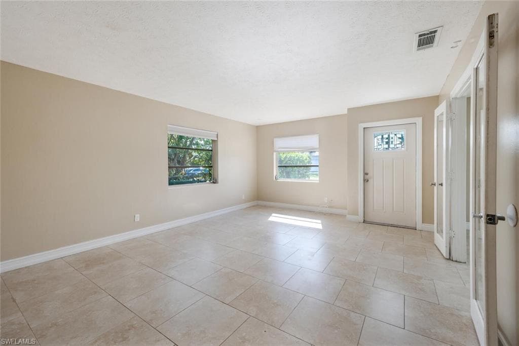 711 108th Ave N, Naples, FL 34108-5
