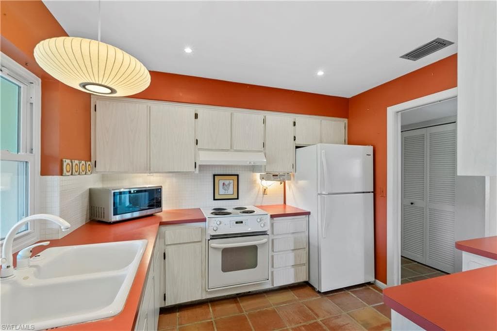 3143 Boca Ciega Dr B4, Naples, FL 34112-9