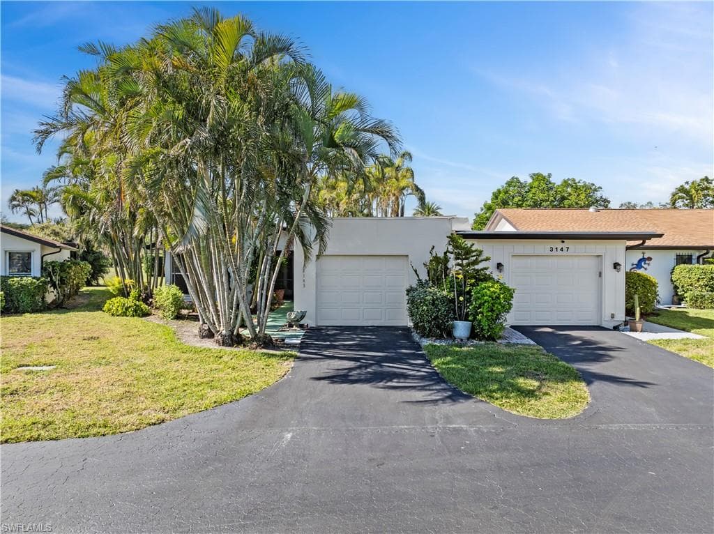 3143 Boca Ciega Dr B4, Naples, FL 34112-1