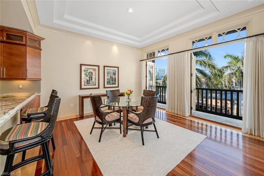 868 5th Ave S 3a, Naples, FL 34102-10