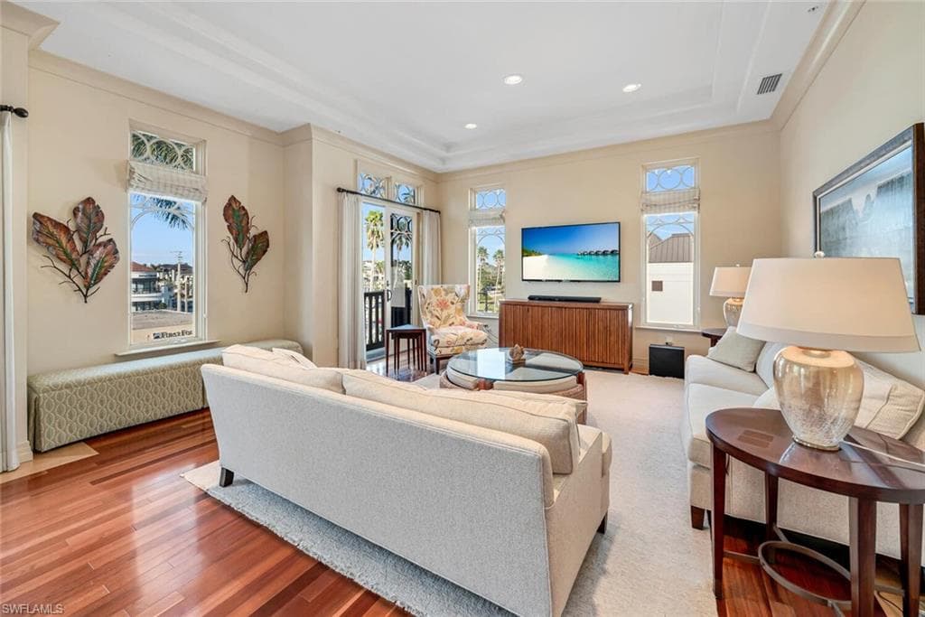 868 5th Ave S 3a, Naples, FL 34102-1