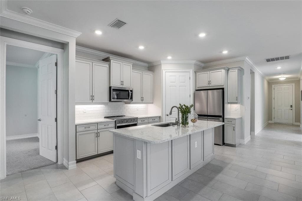 315 Tamarindo Ln, Naples, FL 34114-11