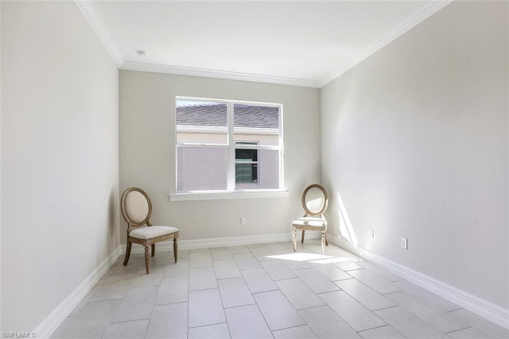 315 Tamarindo Ln, Naples, FL 34114-23
