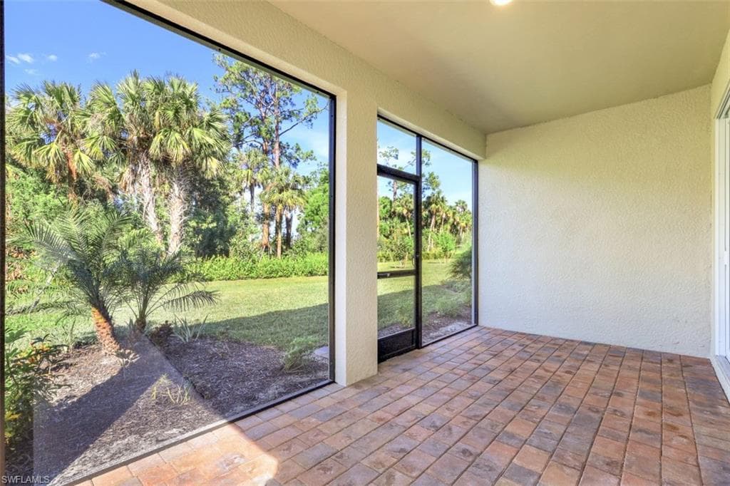 315 Tamarindo Ln, Naples, FL 34114-26