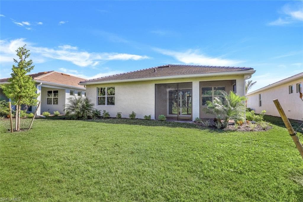315 Tamarindo Ln, Naples, FL 34114-29
