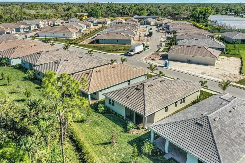 315 Tamarindo Ln, Naples, FL 34114-30