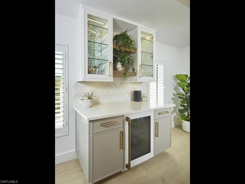 1080 13th St N, Naples, FL 34102-11