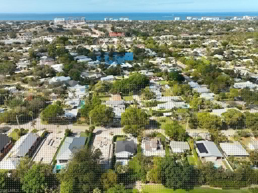 1080 13th St N, Naples, FL 34102-35