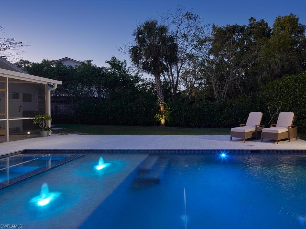 1080 13th St N, Naples, FL 34102-38