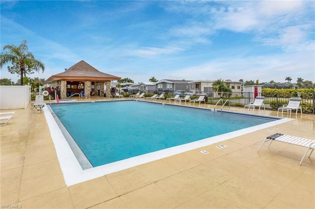 251 Bass Ln, Naples, FL 34114-20
