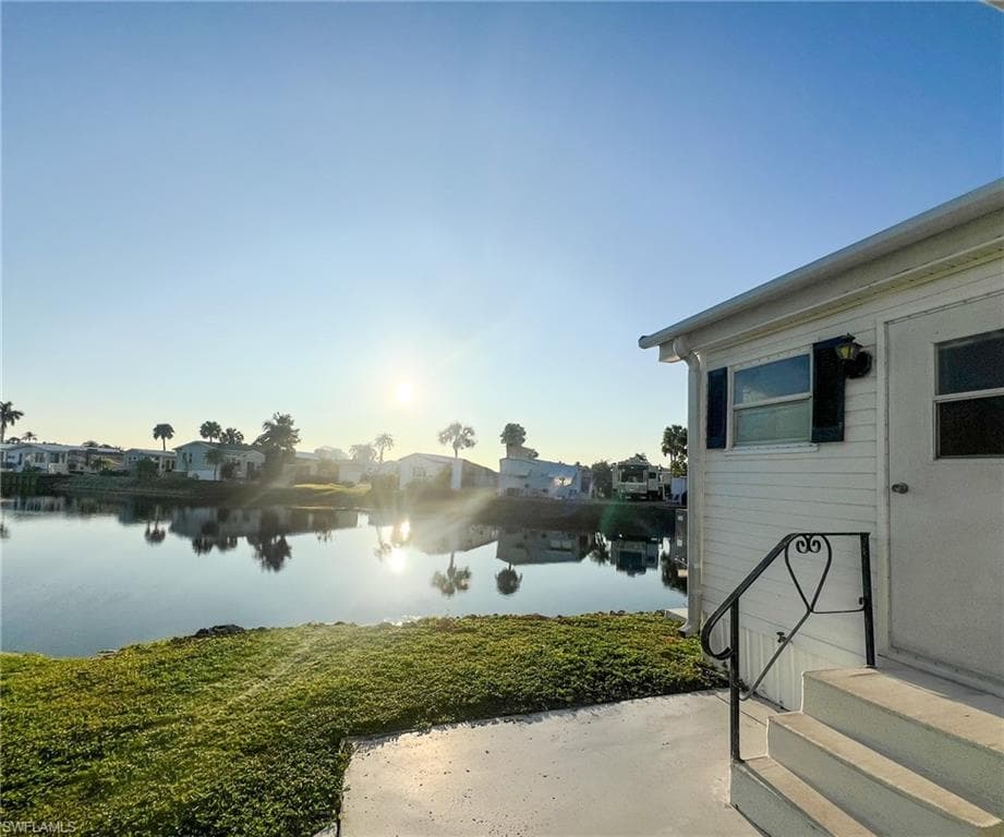 251 Bass Ln, Naples, FL 34114-3