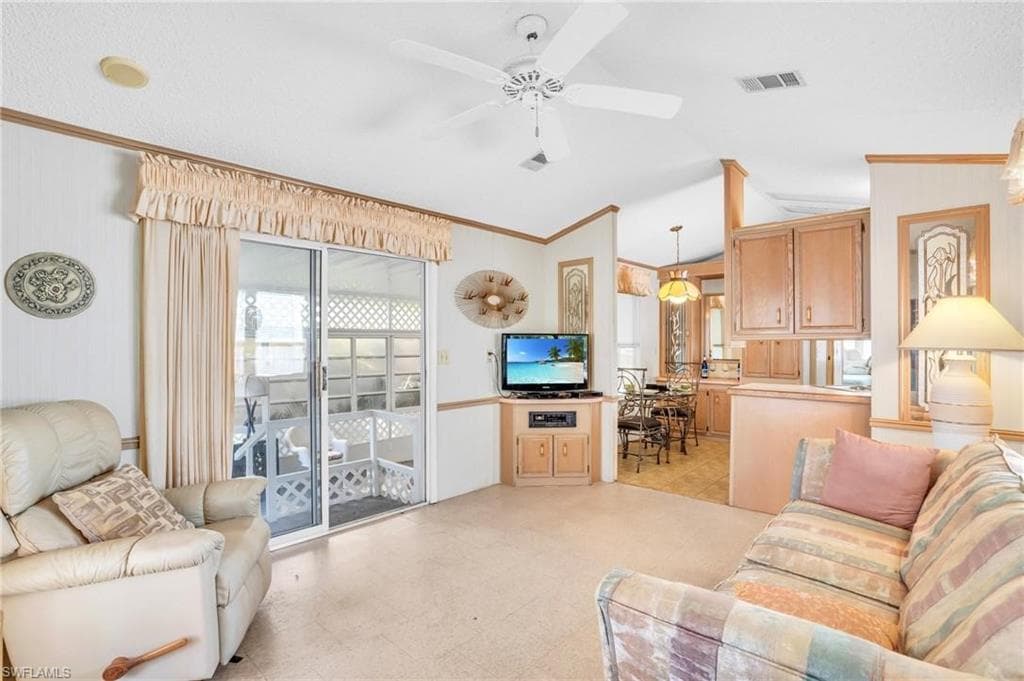 251 Bass Ln, Naples, FL 34114-7