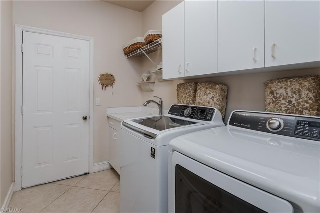 79 Copperfield Ct, Marco Island, FL 34145-21