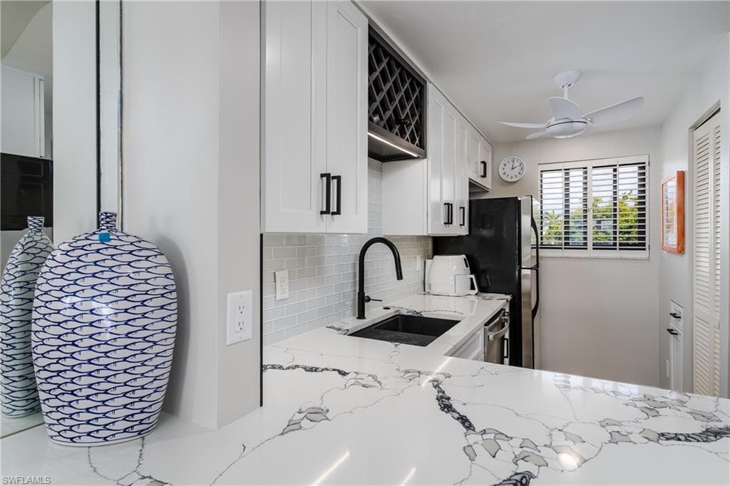 848 Elkcam Cir 302, Marco Island, FL 34145-13