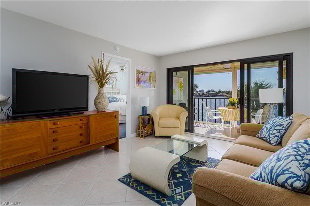 848 Elkcam Cir 302, Marco Island, FL 34145-2