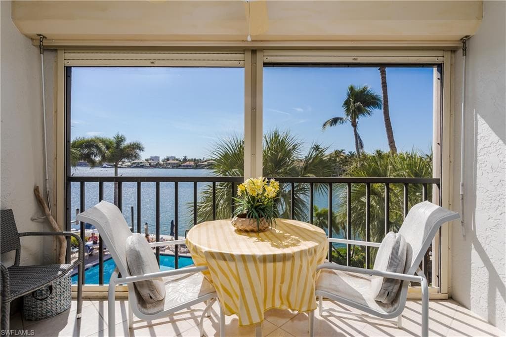 848 Elkcam Cir 302, Marco Island, FL 34145-7