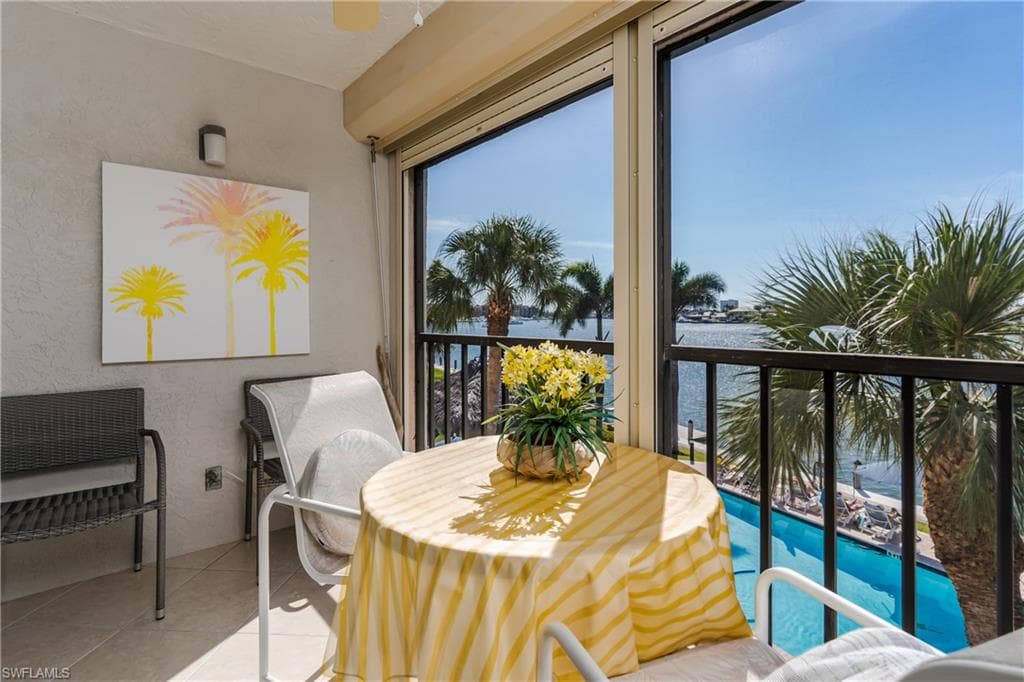 848 Elkcam Cir 302, Marco Island, FL 34145-8