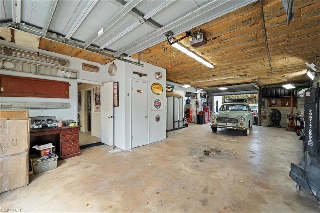 3037 Van Buren Ave, Naples, FL 34112-11