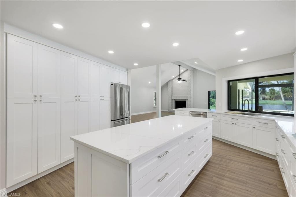 13123 Valewood Dr, Naples, FL 34119-10