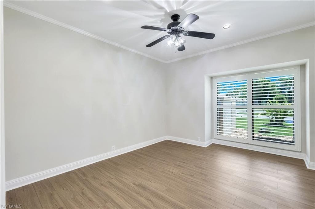 13123 Valewood Dr, Naples, FL 34119-20