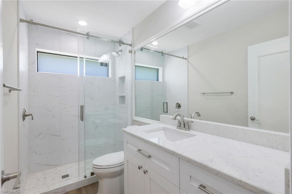 13123 Valewood Dr, Naples, FL 34119-21