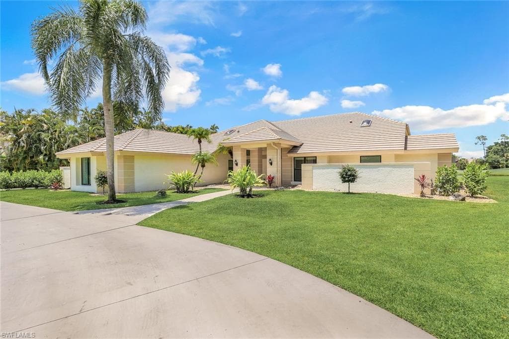 13123 Valewood Dr, Naples, FL 34119-23