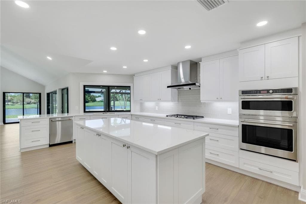 13123 Valewood Dr, Naples, FL 34119-7