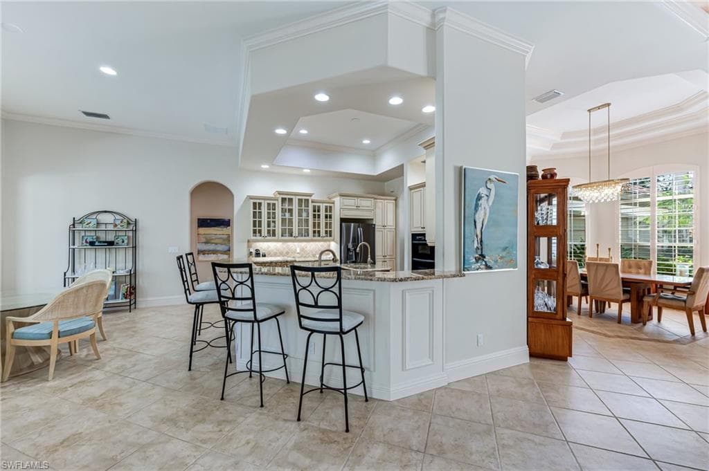 7610 Palmer Ct, Naples, FL 34113-9