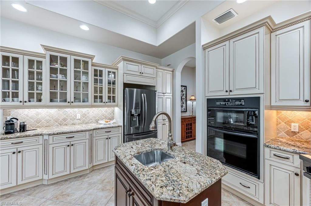 7610 Palmer Ct, Naples, FL 34113-12