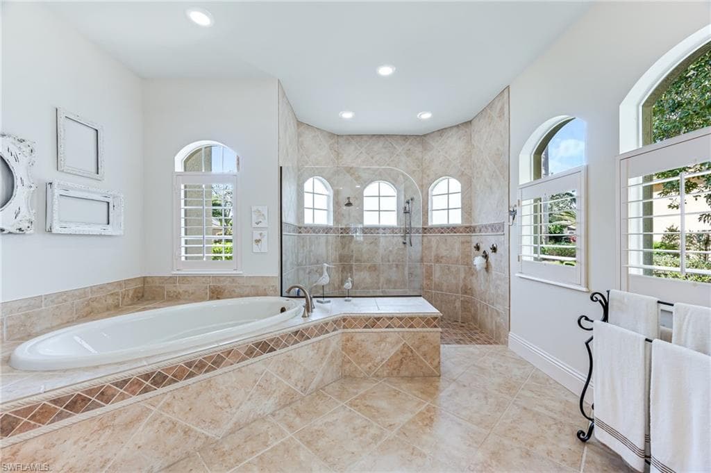 7610 Palmer Ct, Naples, FL 34113-23