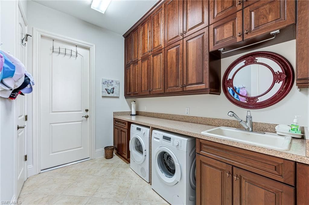 7610 Palmer Ct, Naples, FL 34113-29