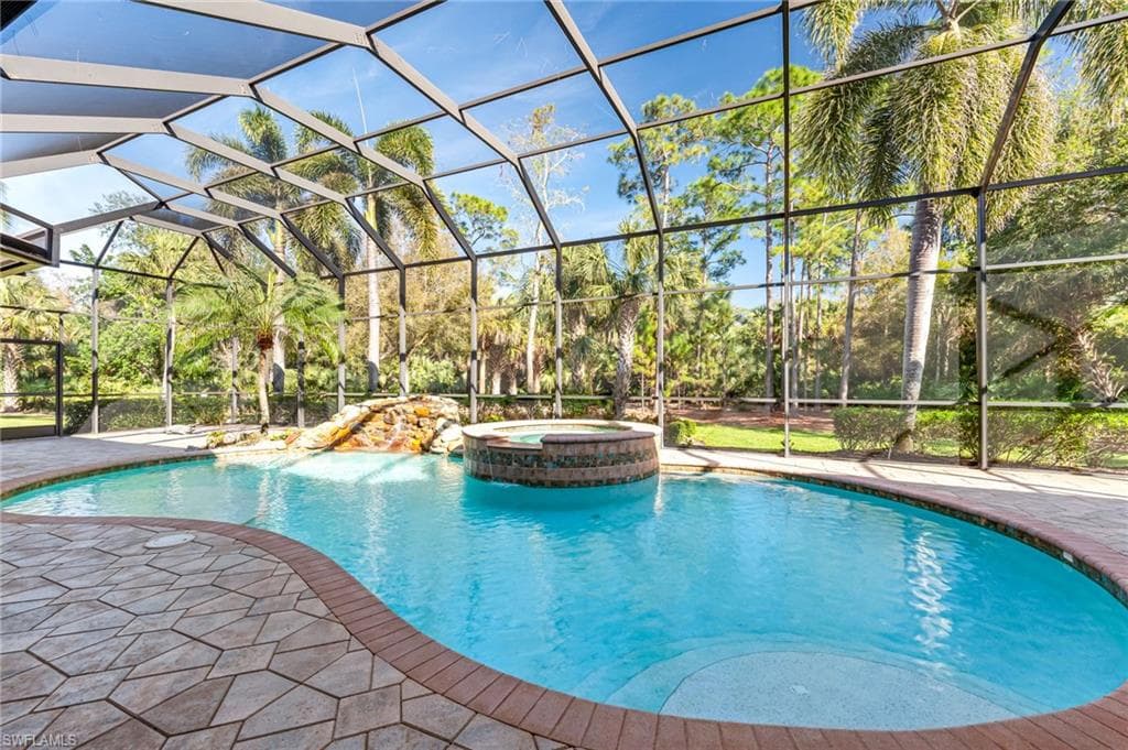 7610 Palmer Ct, Naples, FL 34113-32