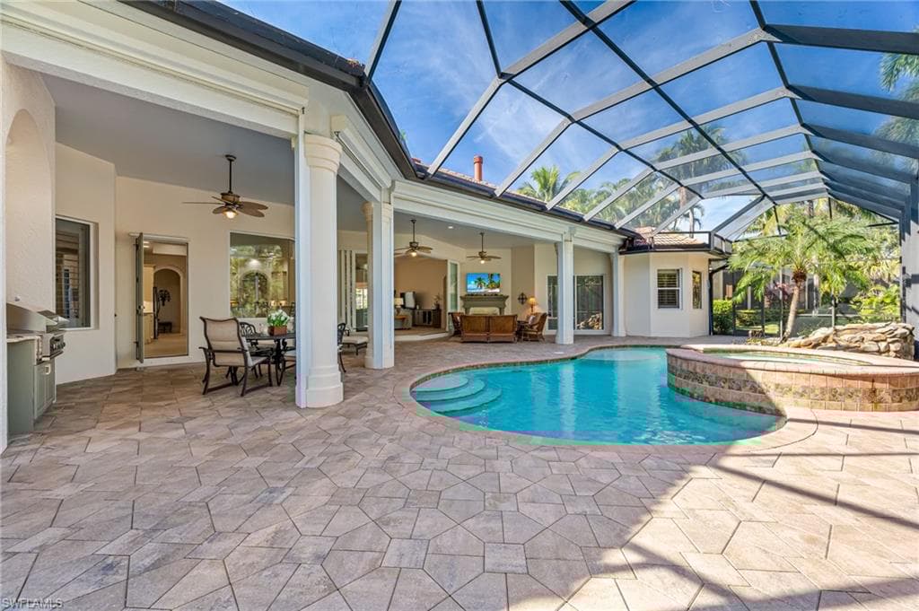 7610 Palmer Ct, Naples, FL 34113-35