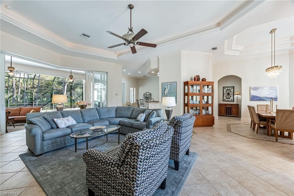 7610 Palmer Ct, Naples, FL 34113-6