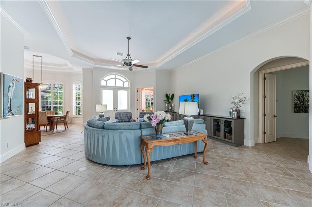 7610 Palmer Ct, Naples, FL 34113-8