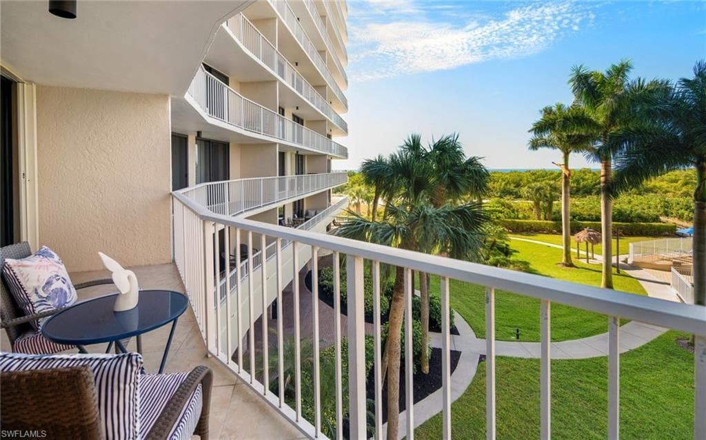 380 Seaview Ct 301, Marco Island, FL 34145-2