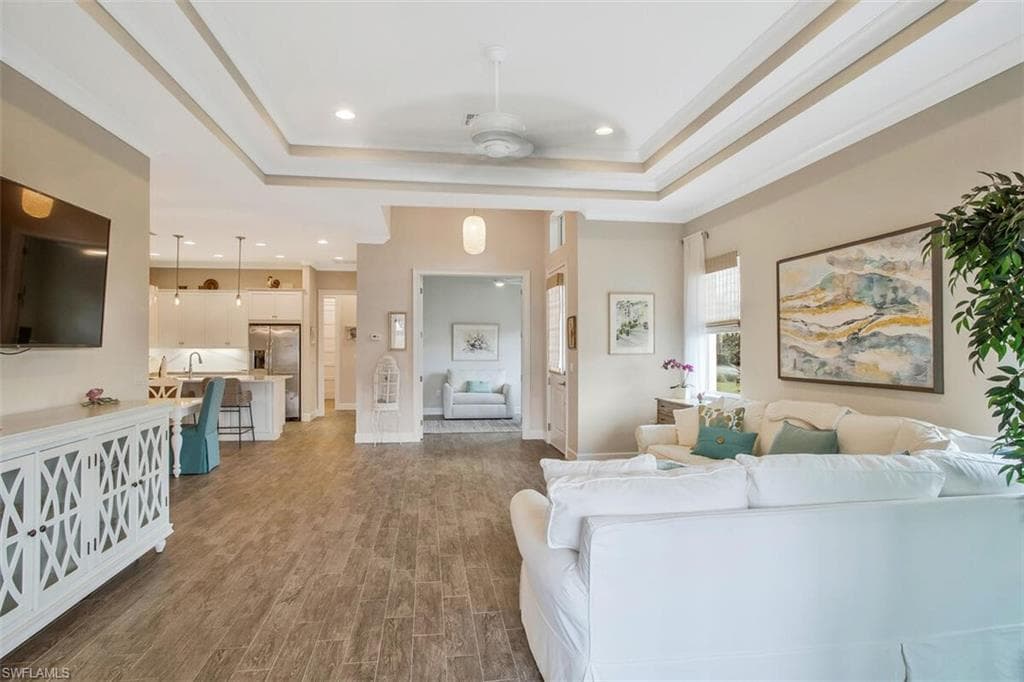 6908 Cay Ct, Naples, FL 34113-8