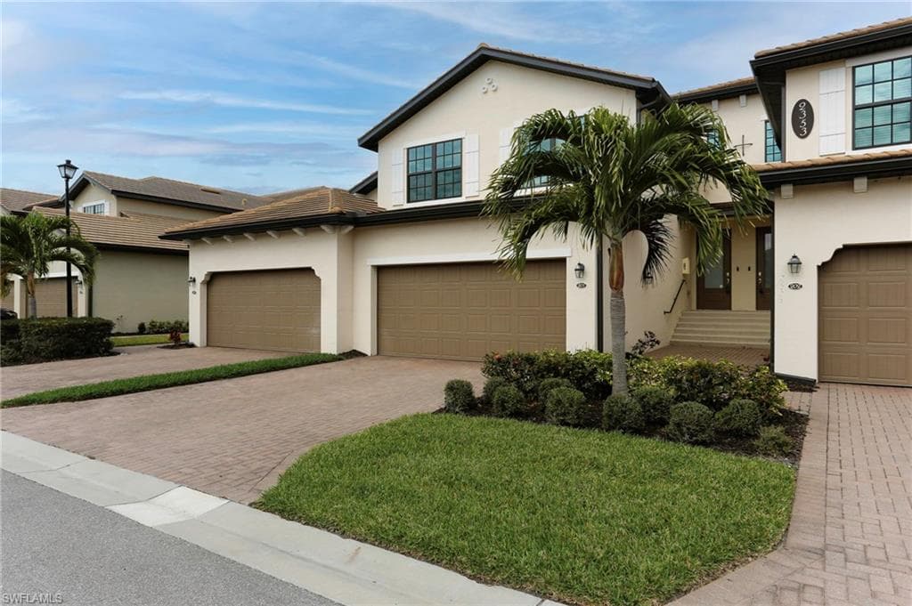 2353 Anguilla Dr 201, Naples, FL 34120-3