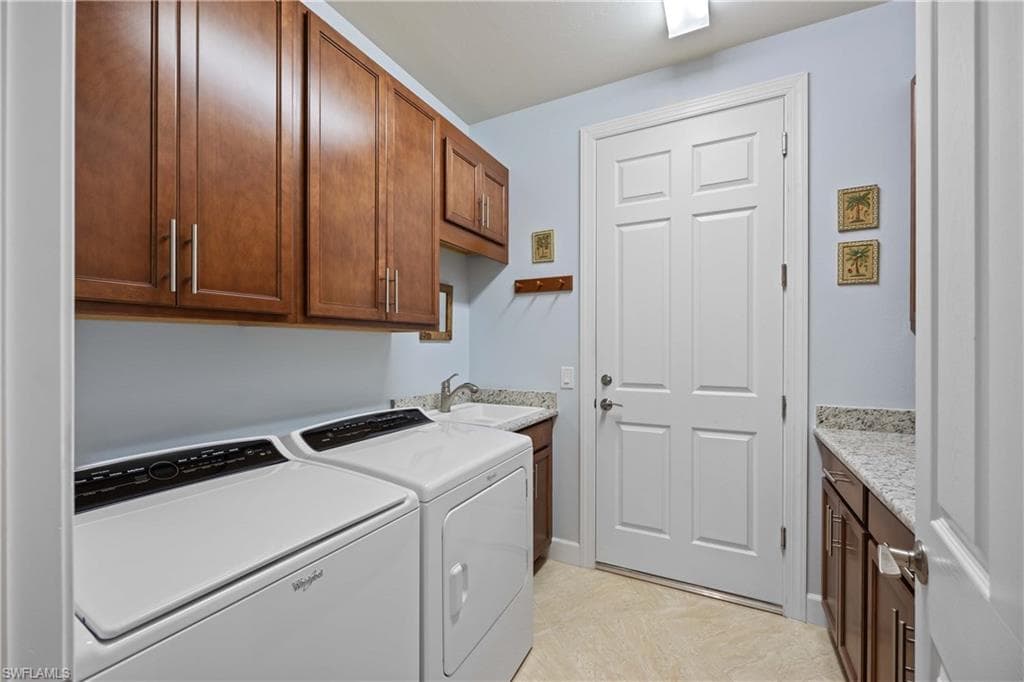 7045 Live Oak Dr, Naples, FL 34114-23