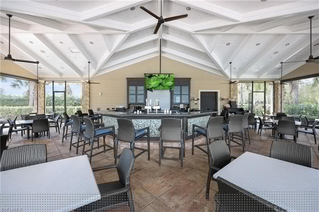 7045 Live Oak Dr, Naples, FL 34114-32