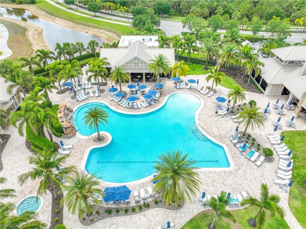 7045 Live Oak Dr, Naples, FL 34114-33