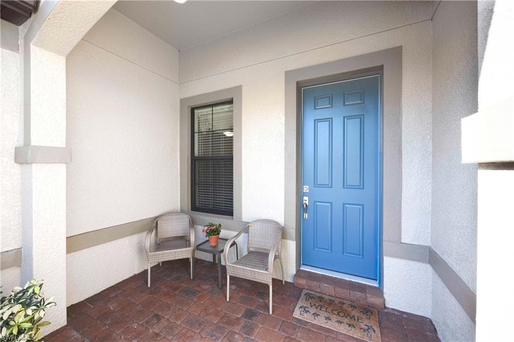 7045 Live Oak Dr, Naples, FL 34114-3